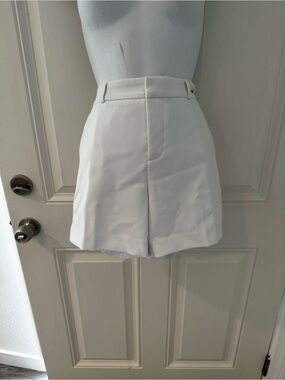 Banana Republic White High-Rise Tailored Skort